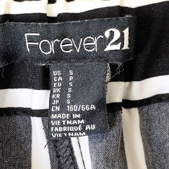 Forever 21 | Black with White Strips Trouser - Picture 5 of 5